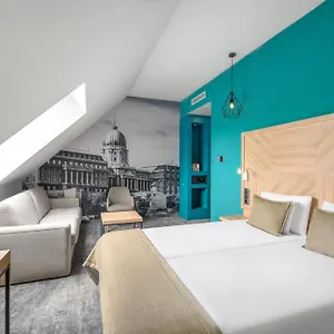 Hotel T62, Budapest